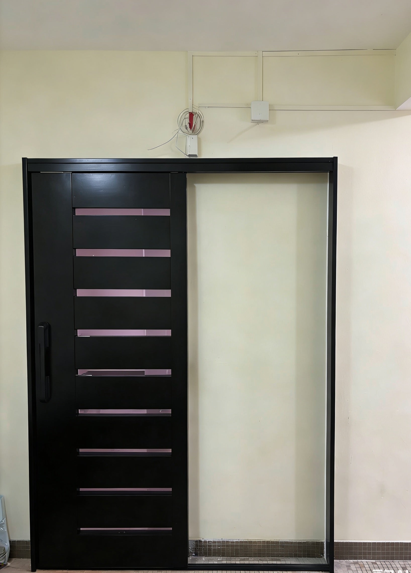 304鋼閘門 可製作成單趟鋼閘、半趟鋼閘、大細趟鋼閘、3趟鋼閘、鋼掩閘、和諧式