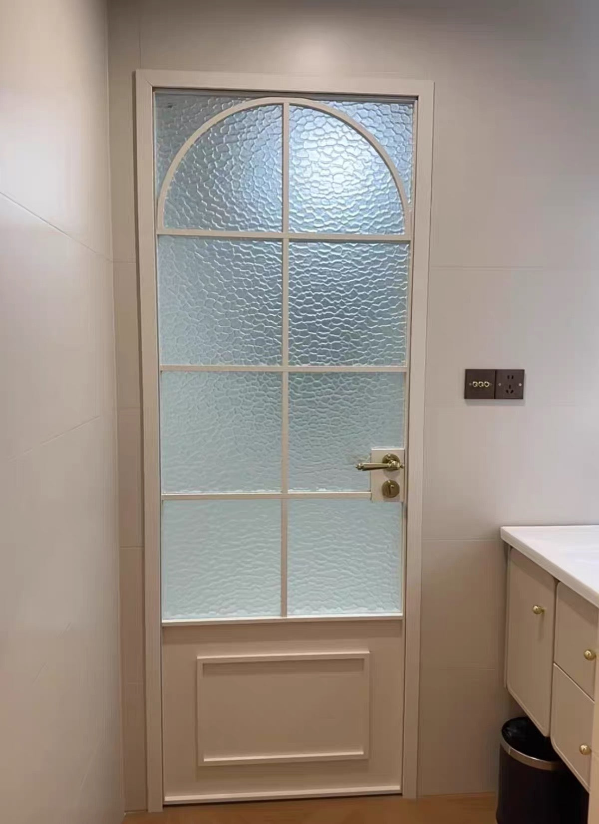 玻璃趟門，香港家居的空間美學藝術設計，本地門市自家工廠，可定製