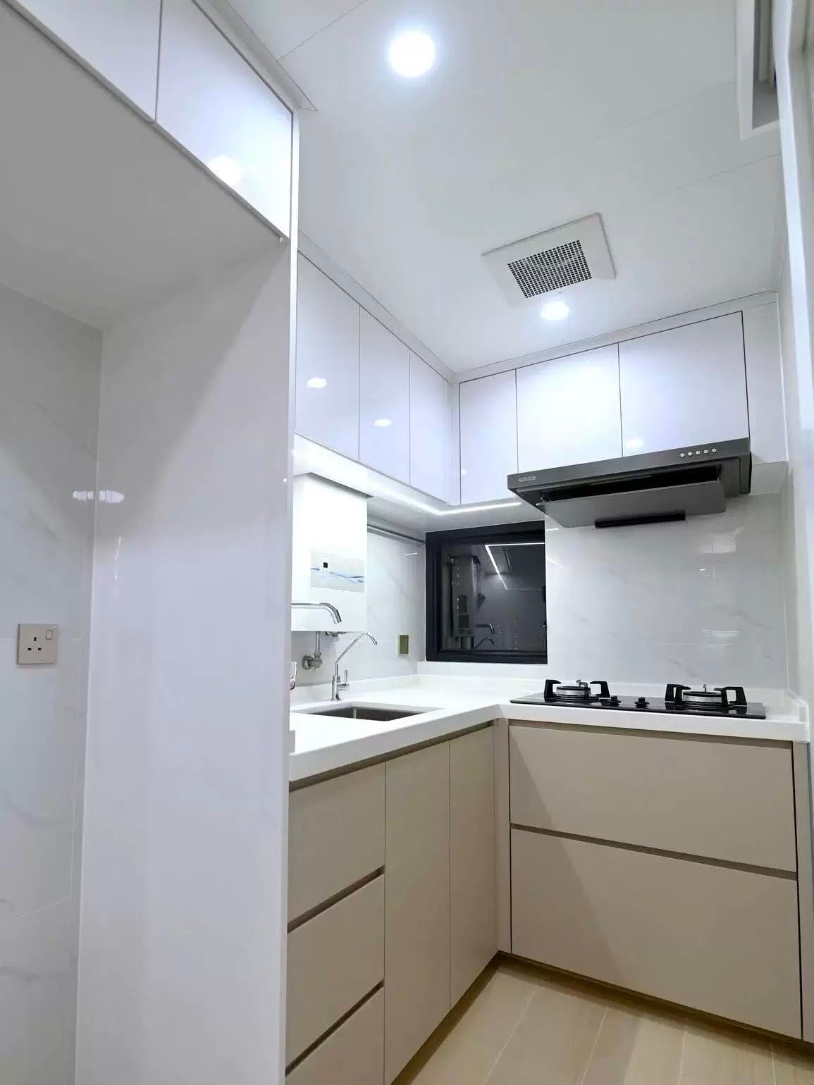 香港藝術設計櫥櫃，大理石，石英石櫥櫃，本地門市自家工廠量身定做