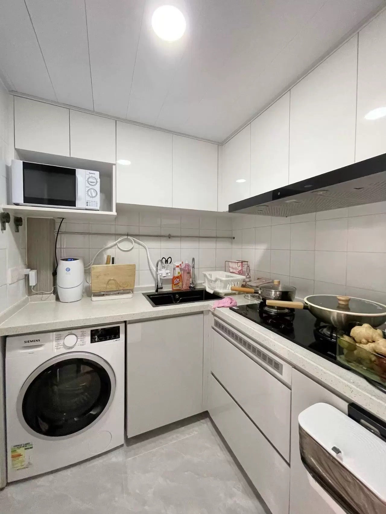香港藝術設計櫥櫃，大理石，石英石櫥櫃，本地門市自家工廠量身定做
