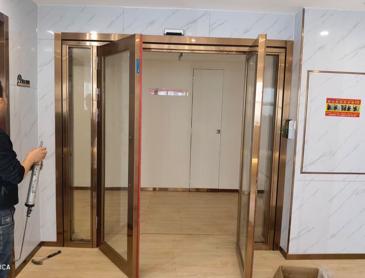 香港防火門工程，不鏽鋼玻璃防火門，港標，英標，歐標標準，本地門市可定製