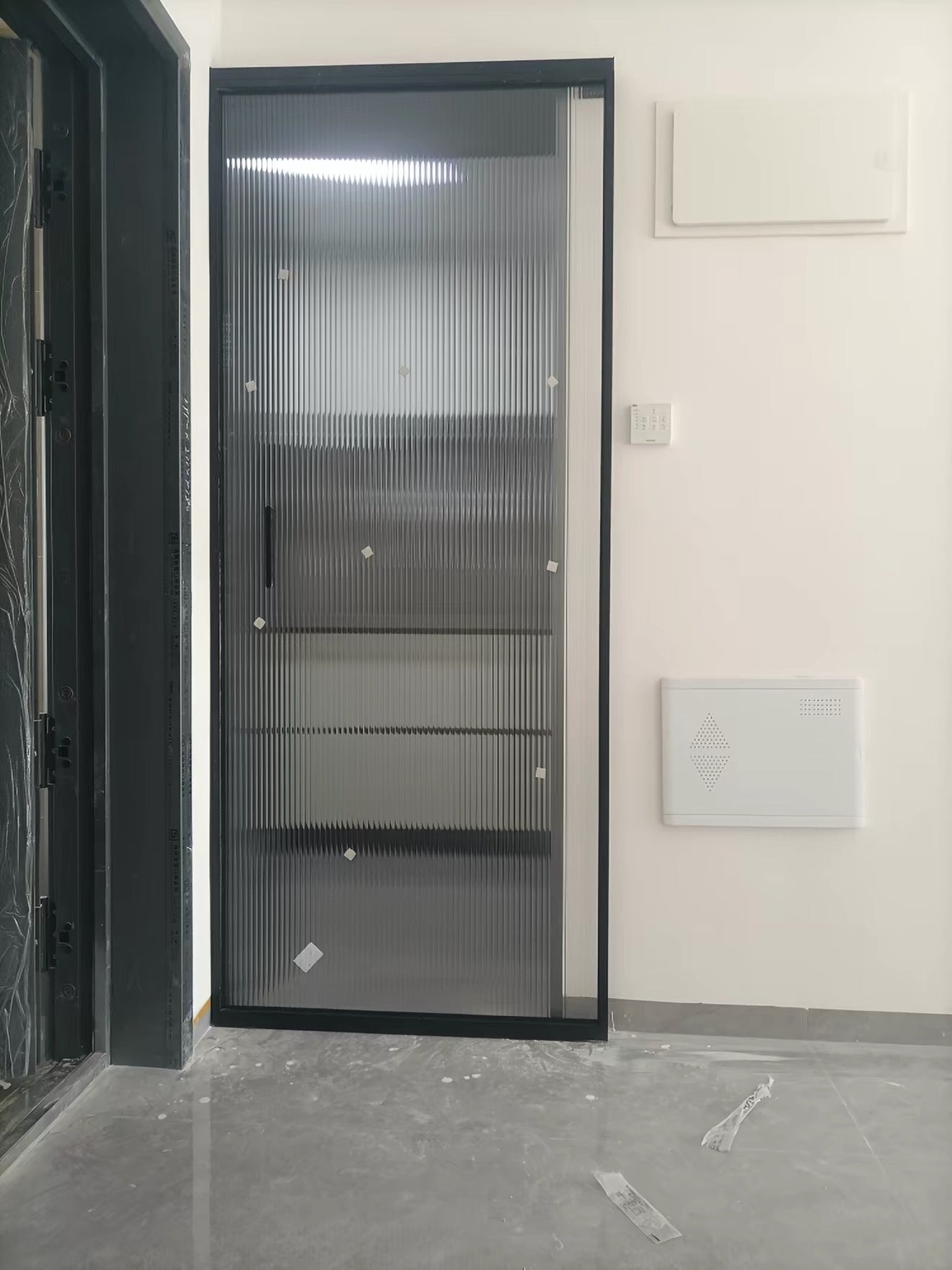 玻璃趟門，香港家居的空間美學藝術設計，本地門市自家工廠，可定製